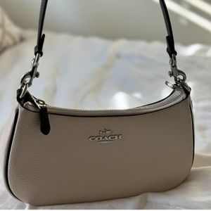 Coach Cream and Black Leather Shoulder Bag